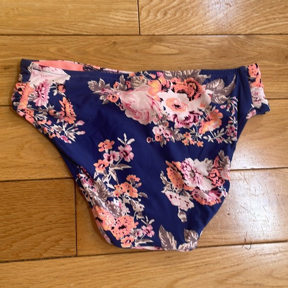 Seafolly size 8 womens floral bottom - like new! - Picture 2 of 4